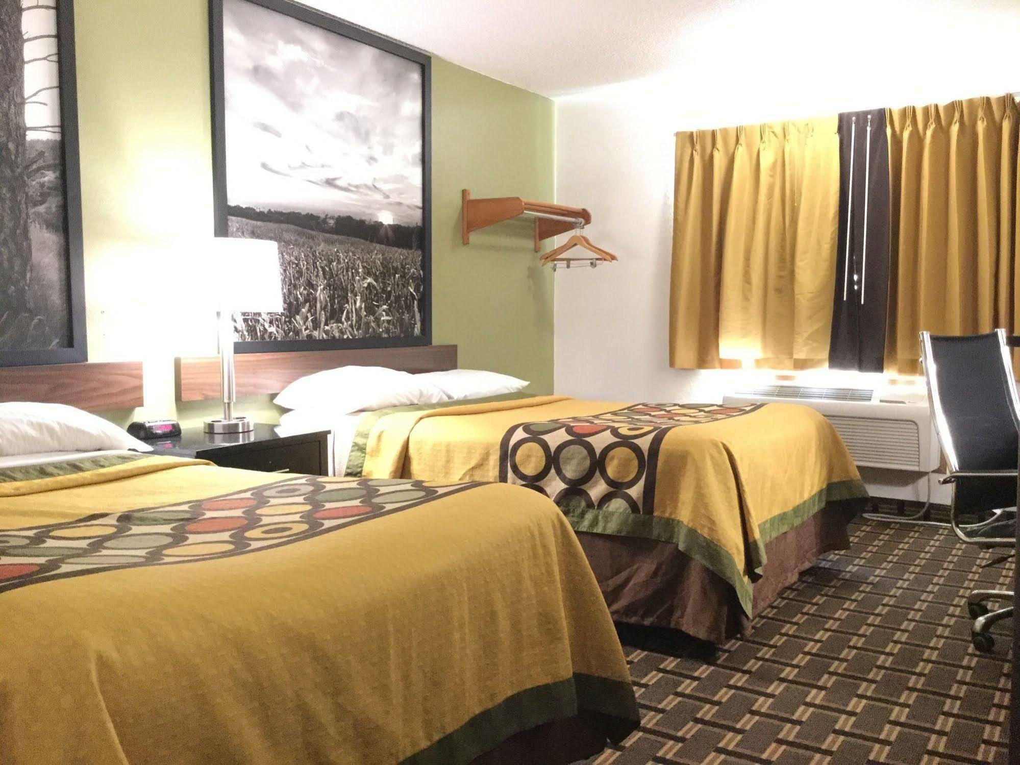 Super 8 By Wyndham Wayne Hotell Eksteriør bilde
