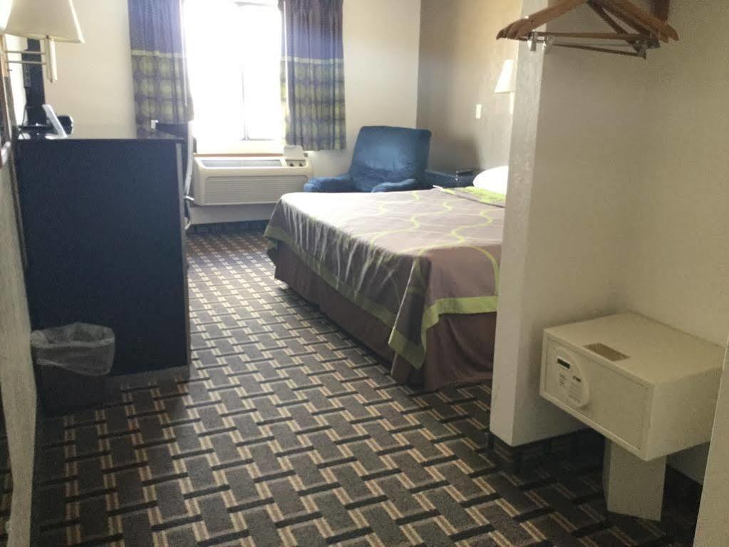 Super 8 By Wyndham Wayne Hotell Eksteriør bilde