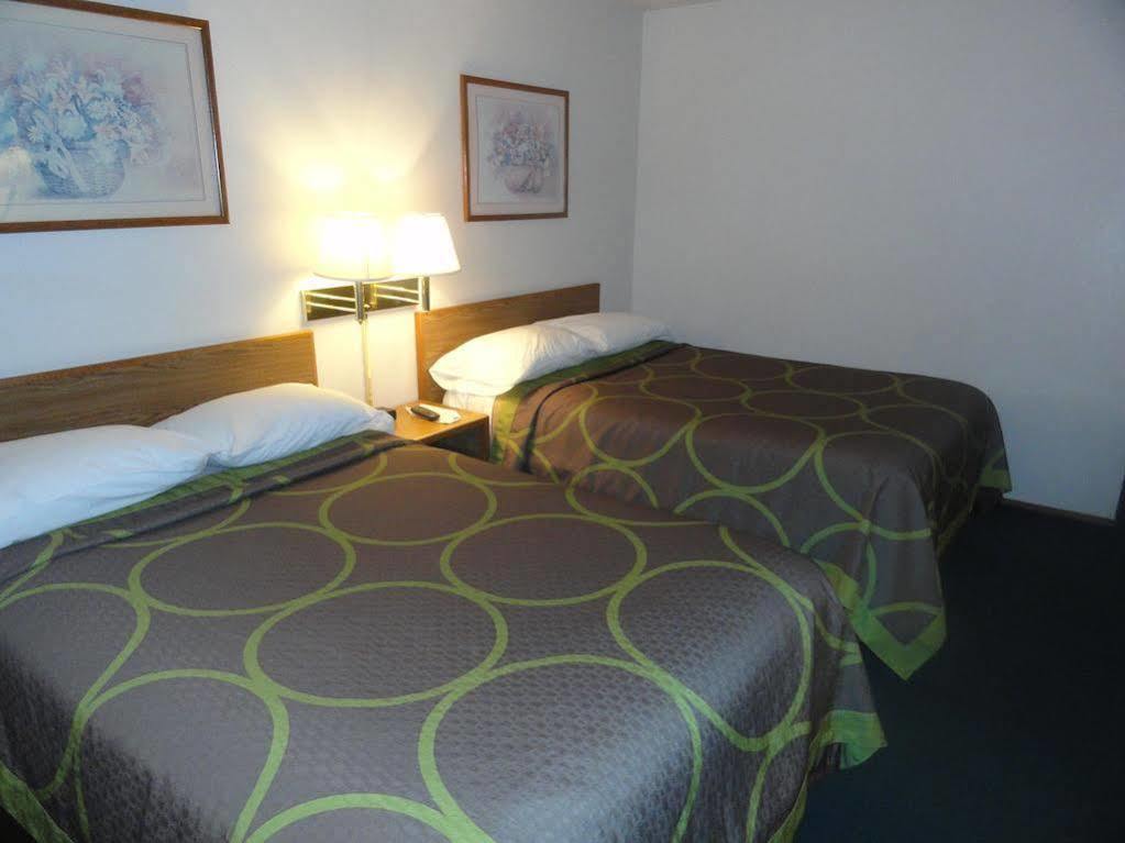 Super 8 By Wyndham Wayne Hotell Eksteriør bilde