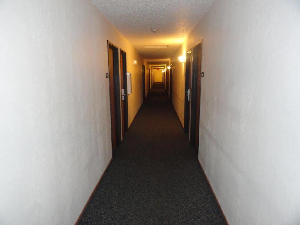 Super 8 By Wyndham Wayne Hotell Eksteriør bilde